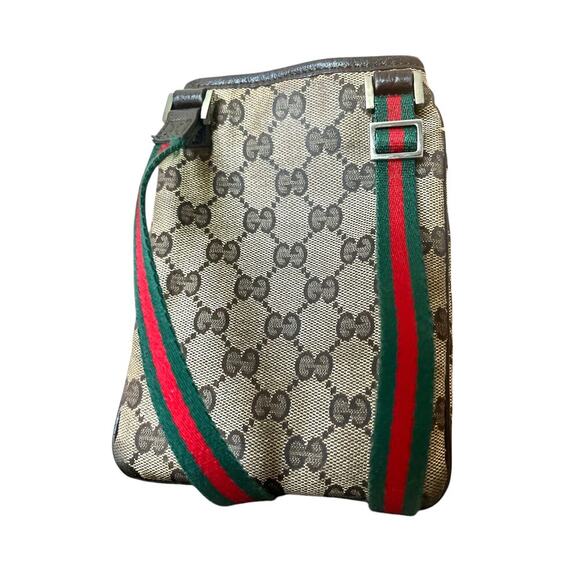 Authentic Vintage Gucci Sherry Crossbody Shoulder bag. Good condition. GG logo. - Picture 2 of 6